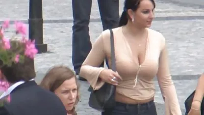 で愛 爆乳 動画